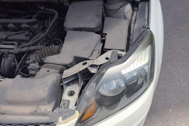 Used Ford Focus 2013 Hatchback Classic 1.8L Manual Base Model Engine Bay Left