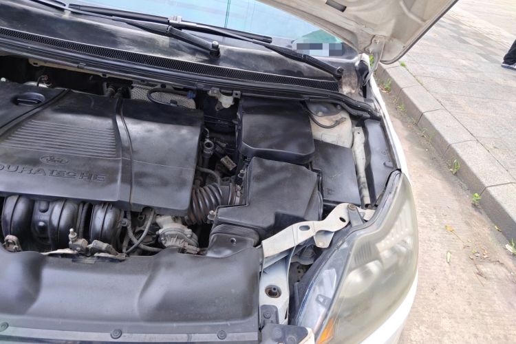 Used Ford Focus 2013 Hatchback Classic 1.8L Automatic Fashion Edition Engine Bay Left