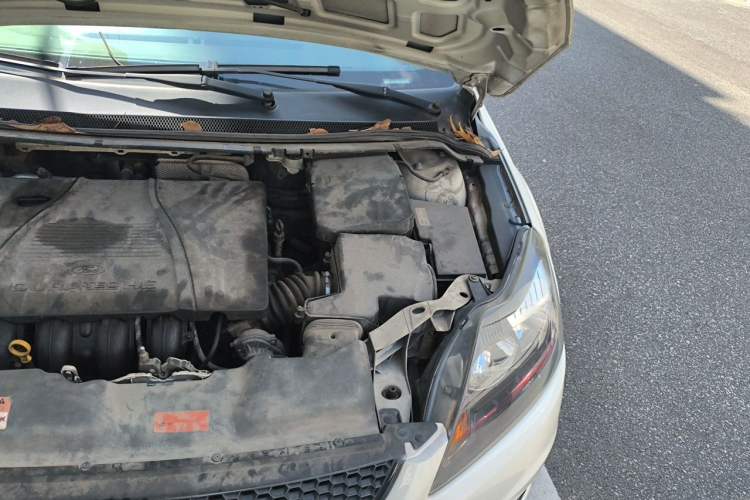 Used Ford Focus 2013 Hatchback Classic 1.8L Automatic Fashion Edition Engine Bay Left