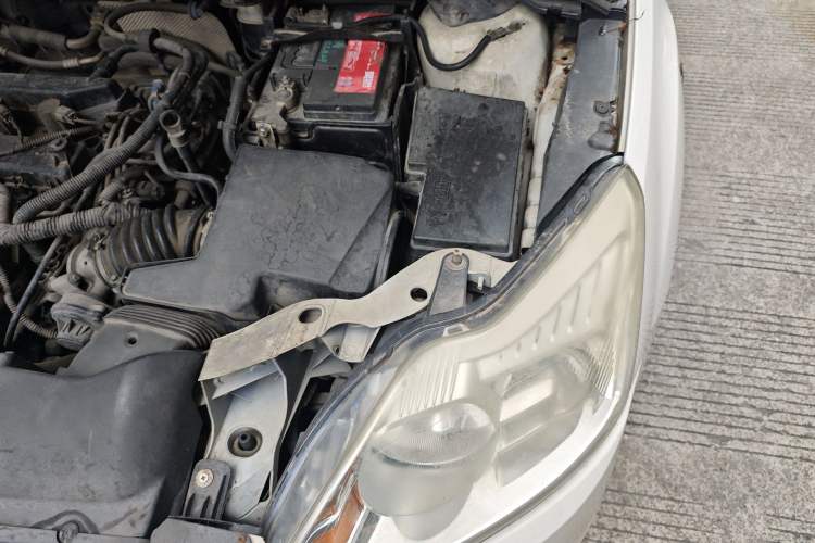 Used Ford Focus 2013 Sedan Classic 1.8L Automatic Base Model Engine Bay Left