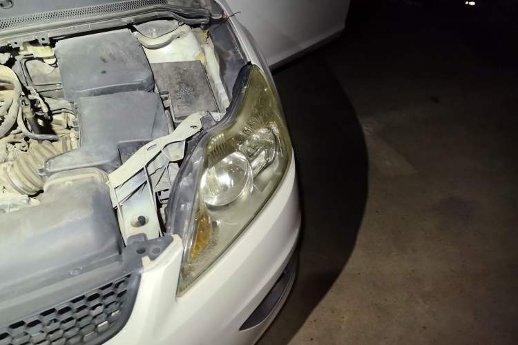 Used Ford Focus 2013 Hatchback Classic 1.8L Automatic Base Model Engine Bay Left
