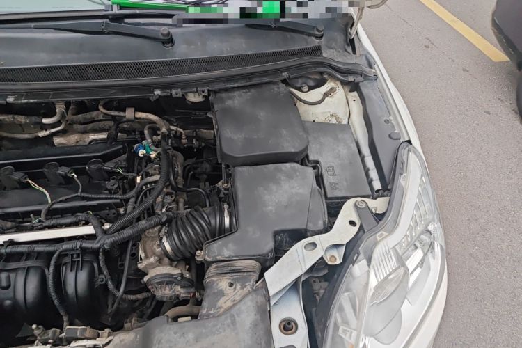 Used Ford Focus 2013 Sedan Classic 1.8L Manual Base Model Engine Bay Left