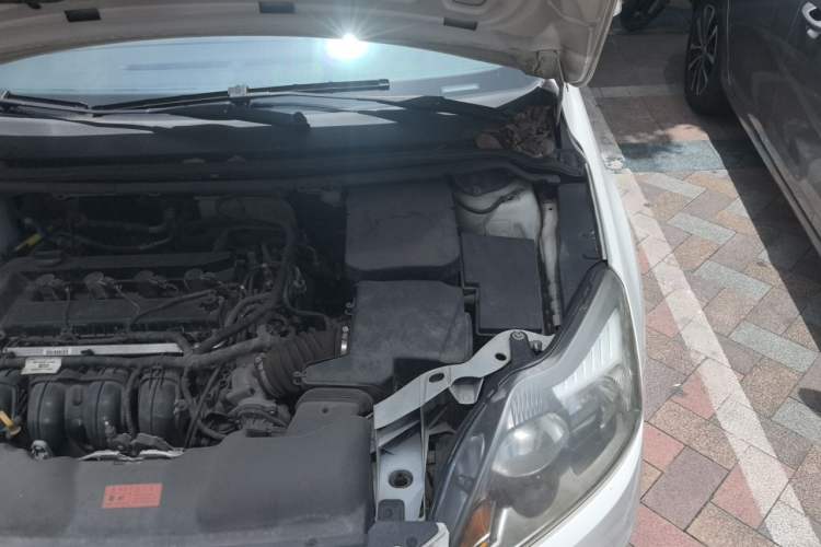 Used Ford Focus 2013 Hatchback Classic 1.8L Automatic Base Model Engine Bay Left