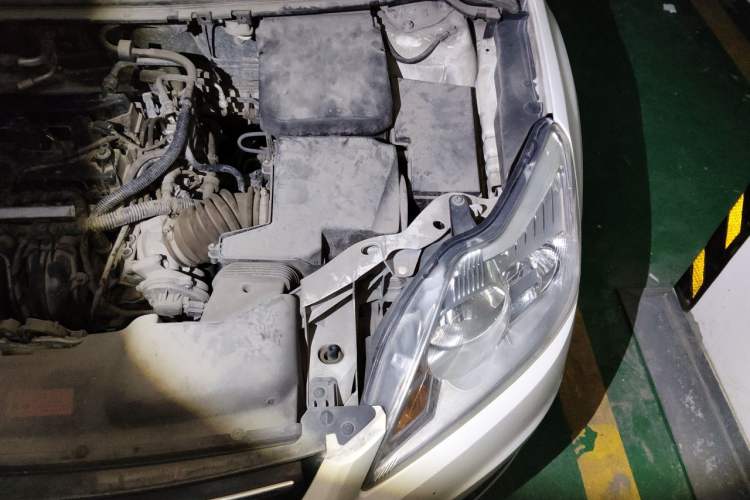 Used Ford Focus 2013 Sedan Classic 1.8L Manual Base Model Engine Bay Left