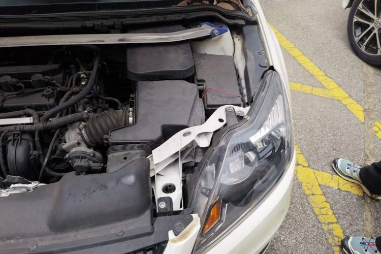 Used Ford Focus 2013 Hatchback Classic 1.8L Manual Base Model Engine Bay Left