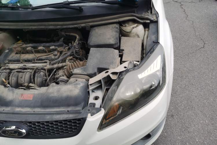 Used Ford Focus 2013 Hatchback Classic 1.8L Automatic Base Model Engine Bay Left
