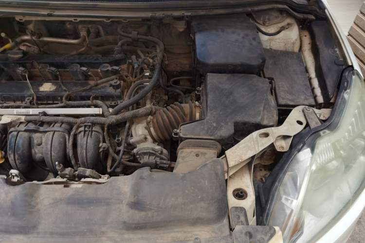 Used Ford Focus 2013 Sedan Classic 1.8L Manual Base Model Engine Bay Left