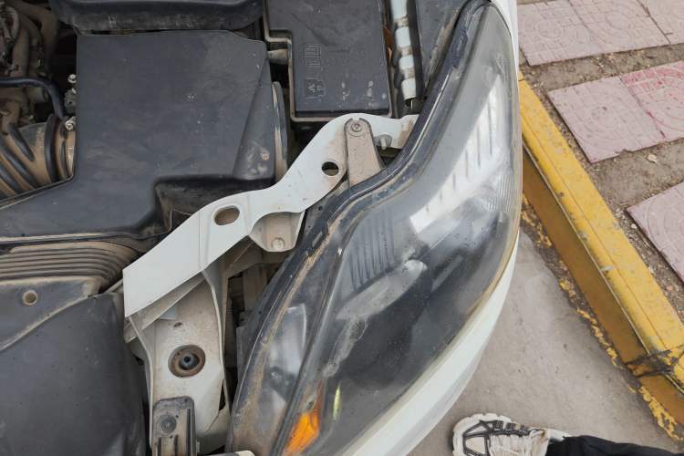 Used Ford Focus 2013 Hatchback Classic 1.8L Manual Base Model Engine Bay Left