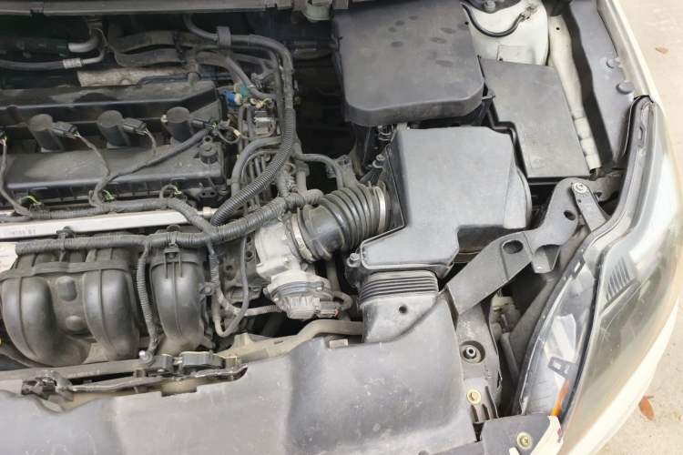 Used Ford Focus 2013 Hatchback Classic 1.8L Manual Base Model Engine Bay Left