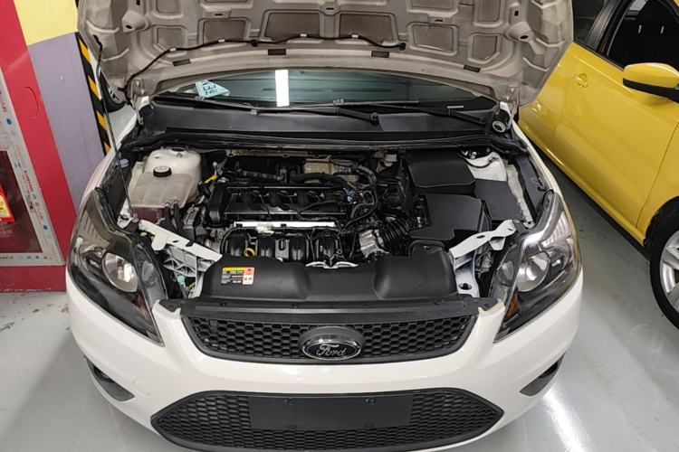 Used Ford Focus 2013 Hatchback Classic 1.8L Automatic Base Model Engine Bay