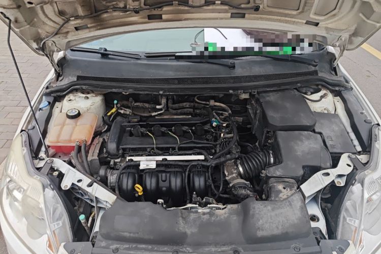 Used Ford Focus 2013 Sedan Classic 1.8L Manual Base Model Engine Bay