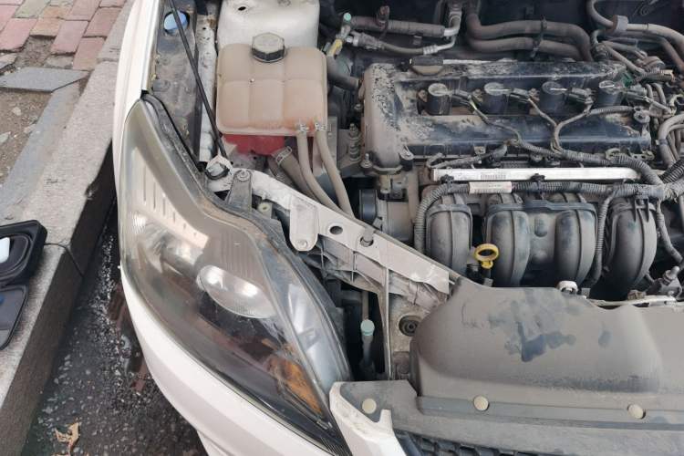 Used Ford Focus 2013 Hatchback Classic 1.8L Manual Base Model Engine Bay Right