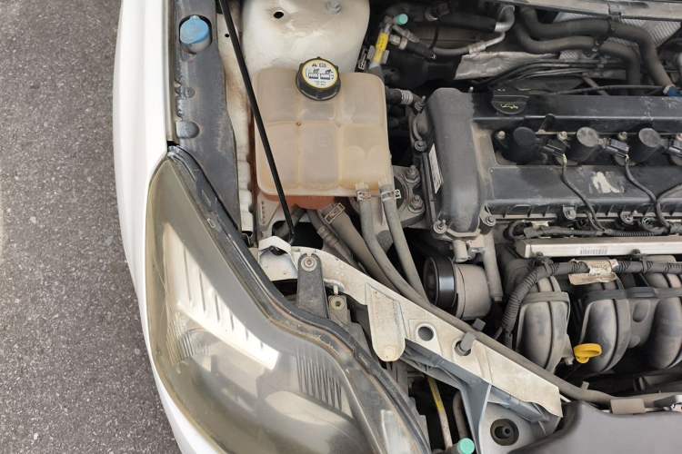 Used Ford Focus 2013 Hatchback Classic 1.8L Automatic Base Model Engine Bay Right
