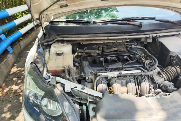 Used Ford Focus 2013 Hatchback Classic 1.8L Manual Base Model Engine Bay Right