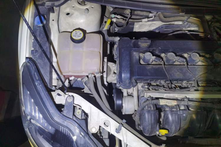 Used Ford Focus 2013 Hatchback Classic 1.8L Automatic Base Model Engine Bay Right