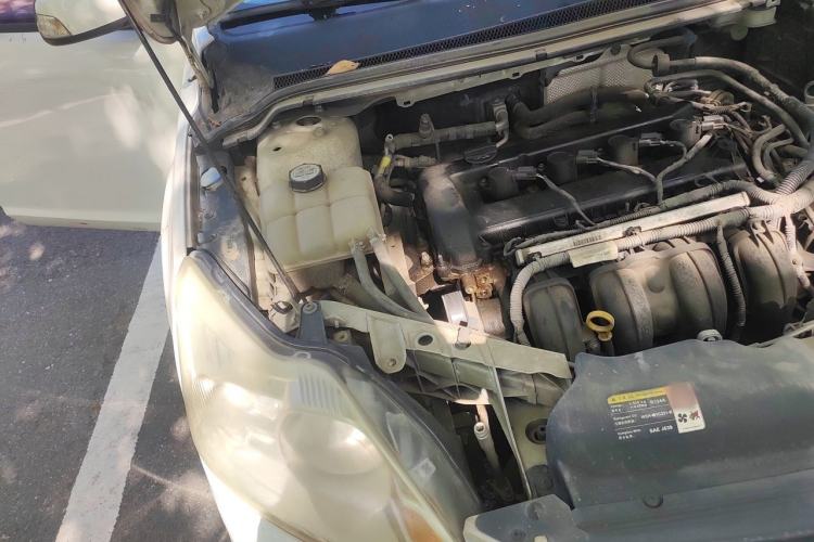 Used Ford Focus 2013 Sedan Classic 1.8L Automatic Base Model Engine Bay Right
