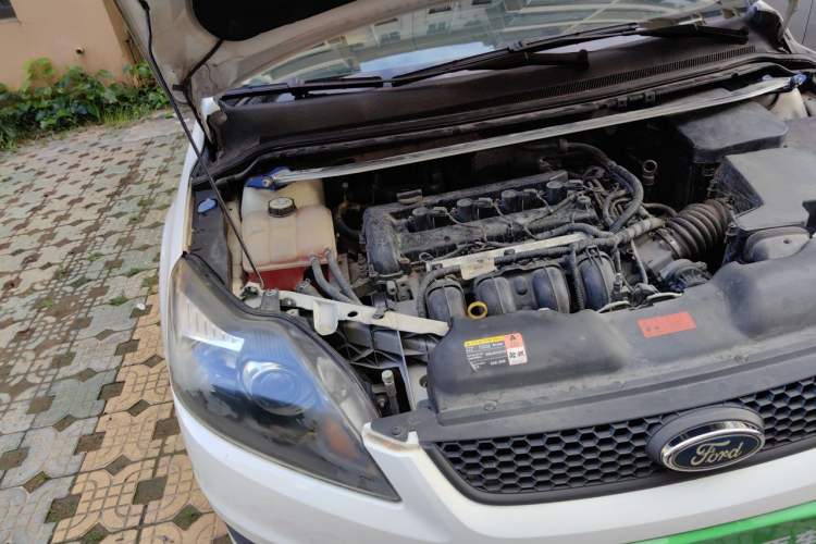 Used Ford Focus 2013 Hatchback Classic 1.8L Automatic Millionth Anniversary Edition Engine Bay Right