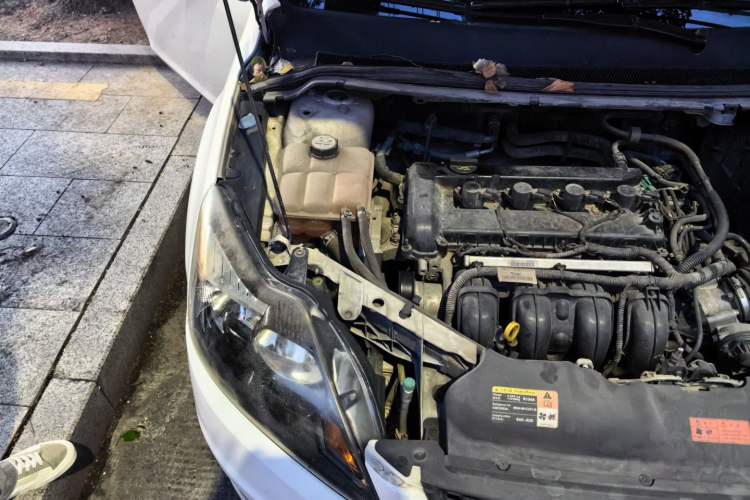 Used Ford Focus 2013 Hatchback Classic 1.8L Manual Base Model Engine Bay Right