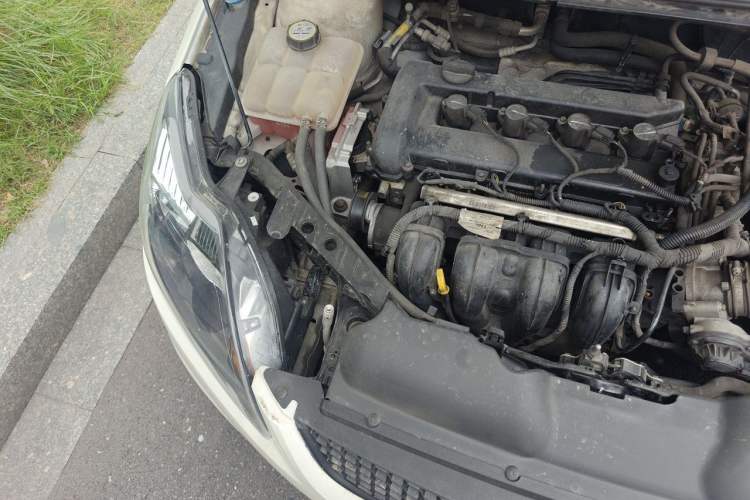Used Ford Focus 2013 Hatchback Classic 1.8L Manual Base Model Engine Bay Right
