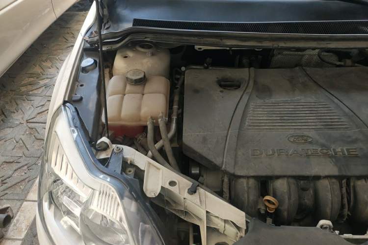 Used Ford Focus 2013 Sedan Classic 1.8L Automatic Fashion Edition Engine Bay Right