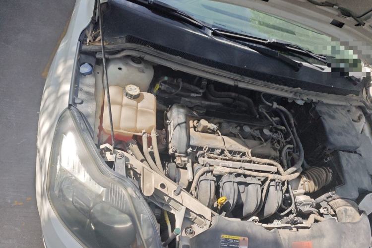 Used Ford Focus 2013 Hatchback Classic 1.8L Manual Base Model Engine Bay Right