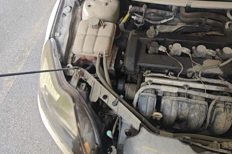 Used Ford Focus 2013 Hatchback Classic 1.8L Manual Base Model Engine Bay Right