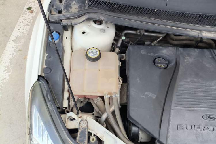 Used Ford Focus 2013 Hatchback Classic 1.8L Manual Fashion Edition Engine Bay Right