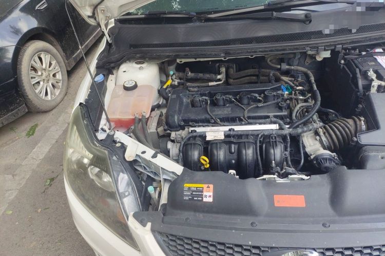 Used Ford Focus 2013 Hatchback Classic 1.8L Manual Base Model Engine Bay Right