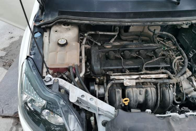Used Ford Focus 2013 Hatchback Classic 1.8L Automatic Fashion Edition Engine Bay Right