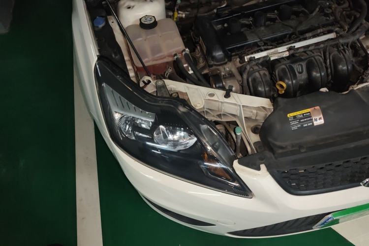 Used Ford Focus 2013 Hatchback Classic 1.8L Automatic Base Model Engine Bay Right