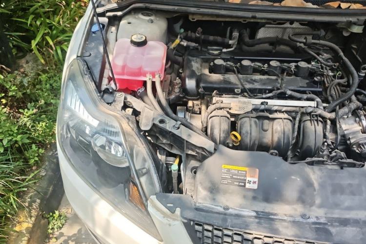 Used Ford Focus 2013 Hatchback Classic 1.8L Automatic Millionth Anniversary Edition Engine Bay Right