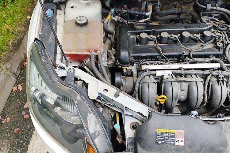 Used Ford Focus 2013 Hatchback Classic 1.8L Manual Base Model Engine Bay Right