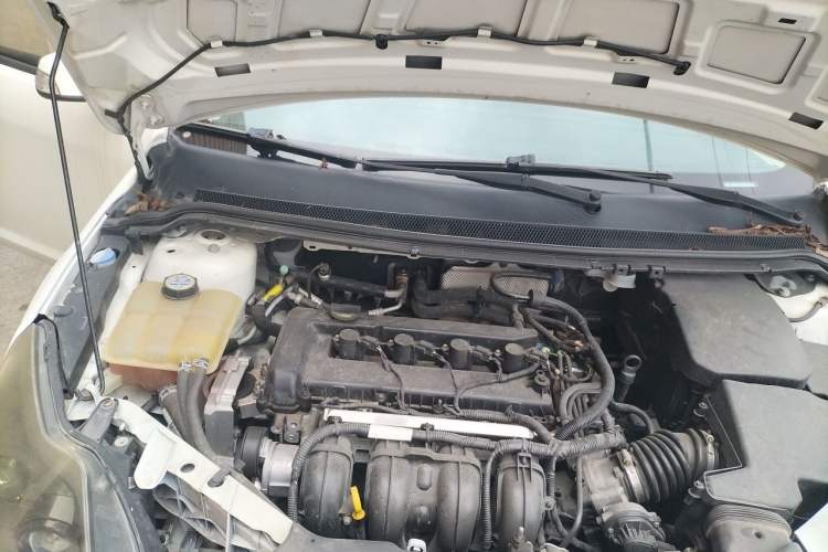 Used Ford Focus 2013 Hatchback Classic 1.8L Automatic Millionth Anniversary Edition Engine Bay Right