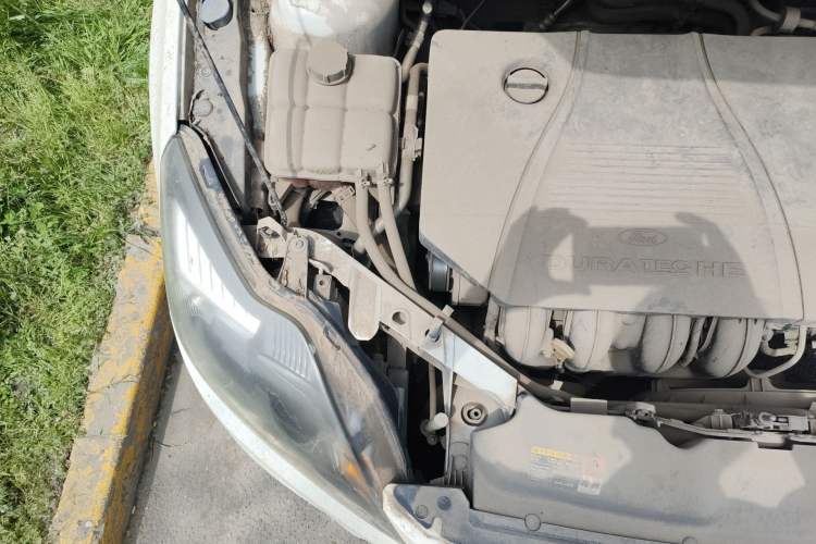 Used Ford Focus 2013 Hatchback Classic 1.8L Manual Fashion Edition Engine Bay Right
