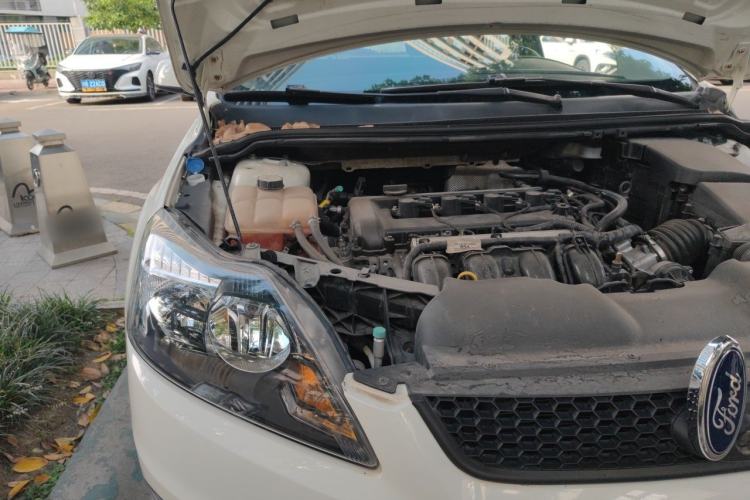 Used Ford Focus 2013 Hatchback Classic 1.8L Automatic Millionth Anniversary Edition Engine Bay Right