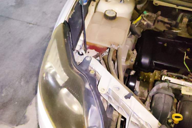 Used Ford Focus 2013 Hatchback Classic 1.8L Automatic Millionth Anniversary Edition Engine Bay Right
