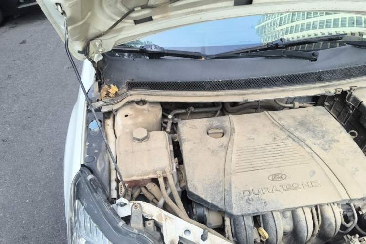 Used Ford Focus 2013 Hatchback Classic 1.8L Automatic Fashion Edition Engine Bay Right