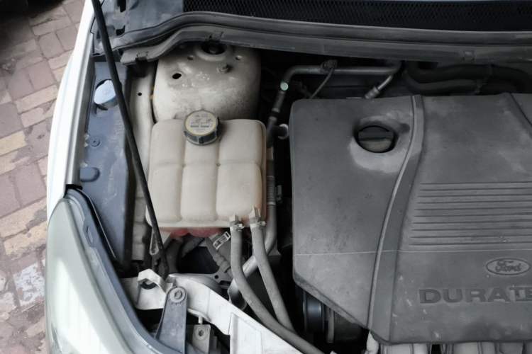 Used Ford Focus 2013 Hatchback Classic 1.8L Automatic Fashion Edition Engine Bay Right
