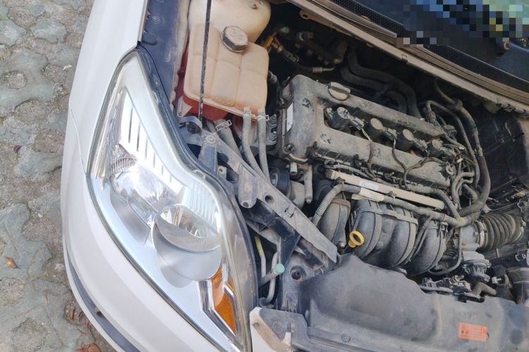 Used Ford Focus 2013 Sedan Classic 1.8L Manual Millionth Anniversary Edition Engine Bay Right
