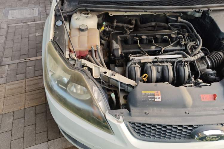 Used Ford Focus 2013 Hatchback Classic 1.8L Manual Base Model Engine Bay Right