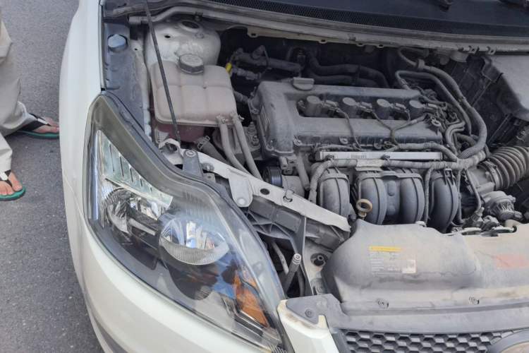 Used Ford Focus 2013 Hatchback Classic 1.8L Manual Base Model Engine Bay Right