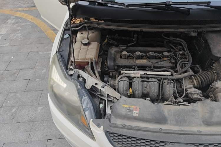 Used Ford Focus 2013 Hatchback Classic 1.8L Manual Base Model Engine Bay Right