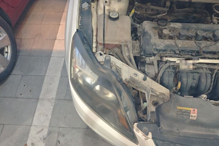 Used Ford Focus 2013 Hatchback Classic 1.8L Manual Base Model Engine Bay Right