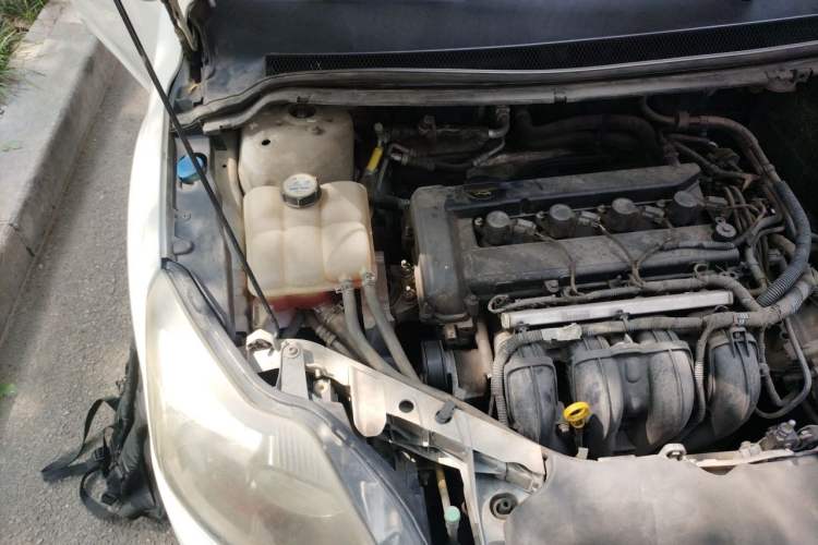 Used Ford Focus 2013 Hatchback Classic 1.8L Manual Base Model Engine Bay Right