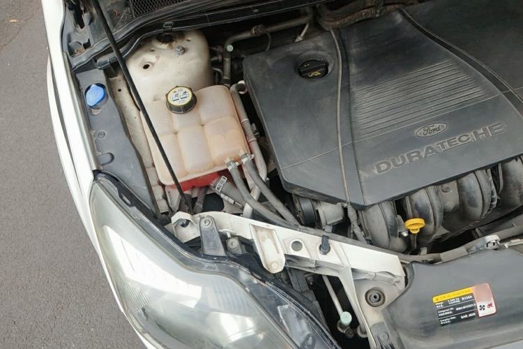 Used Ford Focus 2013 Hatchback Classic 1.8L Manual Fashion Edition Engine Bay Right