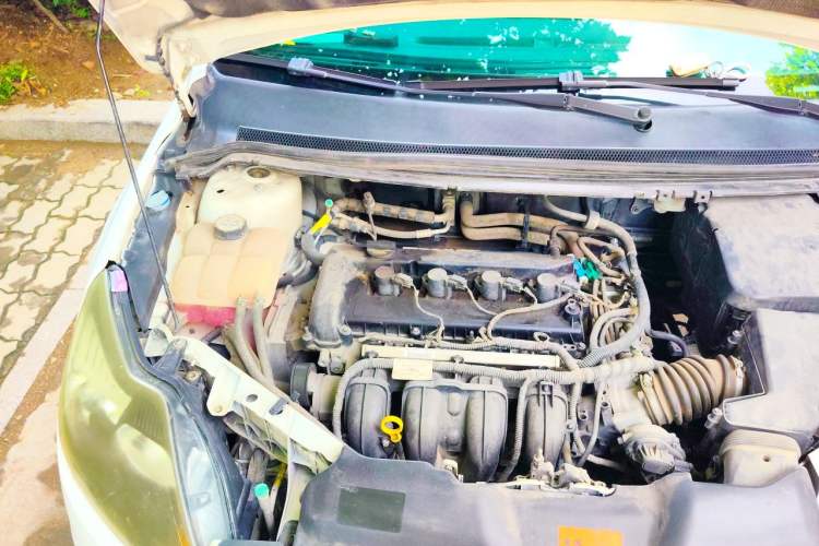 Used Ford Focus 2013 Hatchback Classic 1.8L Manual Base Model Engine Bay Right