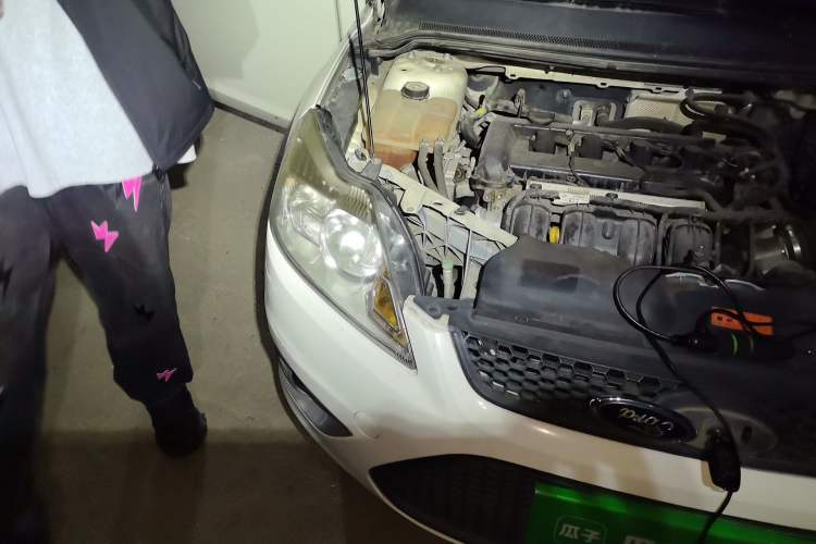 Used Ford Focus 2013 Hatchback Classic 1.8L Automatic Base Model Engine Bay Right