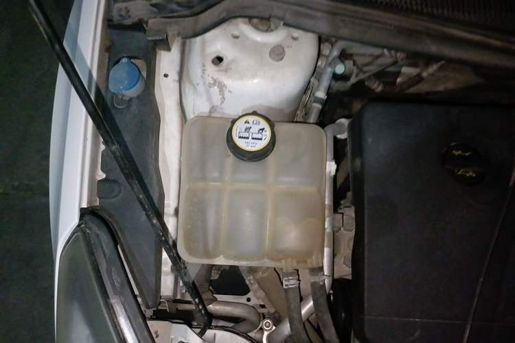 Used Ford Focus 2013 Hatchback Classic 1.8L Automatic Fashion Edition Engine Bay Right
