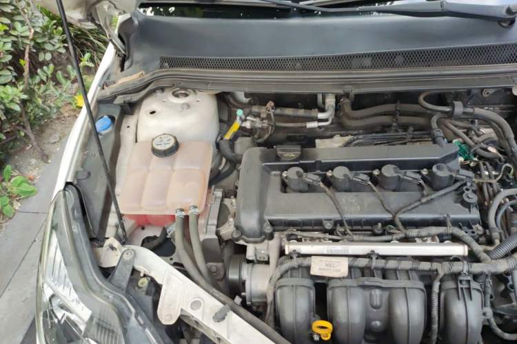 Used Ford Focus 2013 Hatchback Classic 1.8L Manual Base Model Engine Bay Right