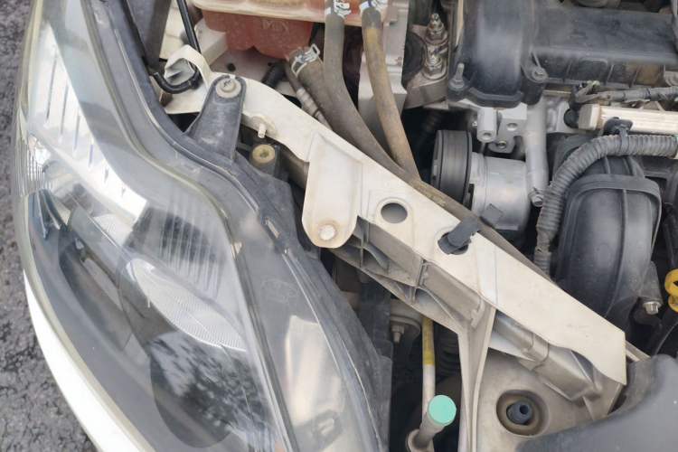 Used Ford Focus 2013 Hatchback Classic 1.8L Manual Base Model Engine Bay Right